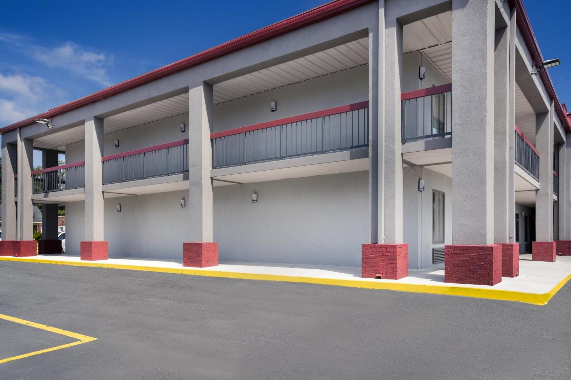 Red Roof Inn & Suites Statesboro - University Exterior foto